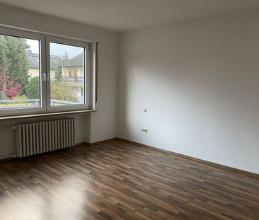 Wiesbaden Nordenstadt: Großzügige 4-Zimmerwohnung im Zweifamilienhaus - Photo 1