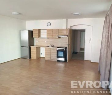 Pronájem bytu 1+kk v centru Liberce ul. 5. května - Photo 2