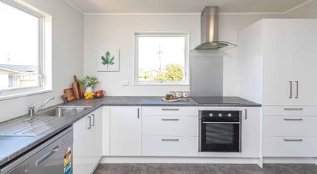 SPRINGVALE - 3 BEDROOMS - Photo 4