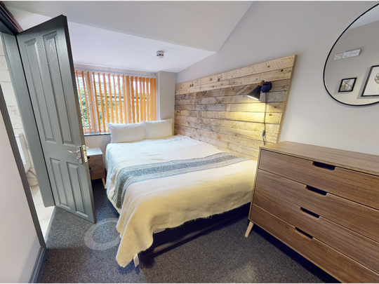 1 bedroom in a house share to rent - Photo 1