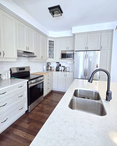 For Lease - 1405 Mockingbird Square, Pickering, Ontario - Photo 3