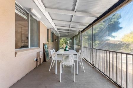 Spacious Family Home! - Photo 2