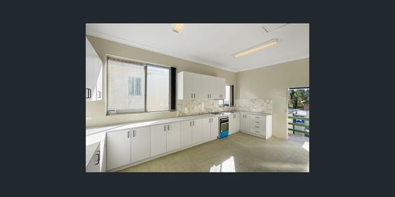 4 Bedroom House in Lakemba - Photo 3