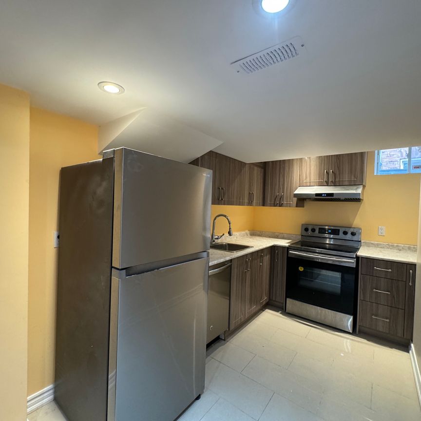 For Lease - 3162 Caulfield Crescent Unit# Basemen, Mississauga, Ontario - Photo 1