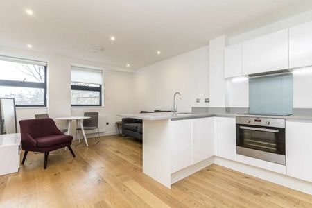 Rockingham Road, UB8, London - Photo 3