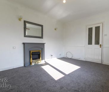 3 bedroom end of terrace house to rent - Photo 2