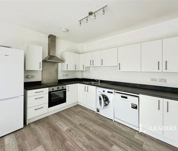 2 bedroom flat to rent - Photo 4