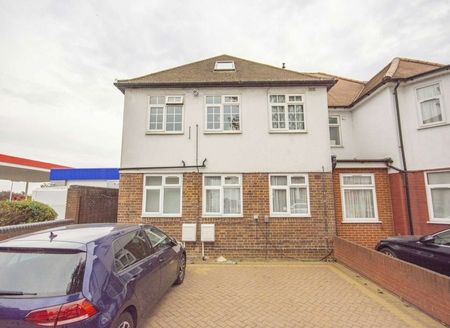 Neeld Crescent - Photo 4