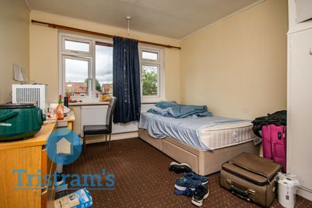 4 bed Shared House for Rent - Photo 5