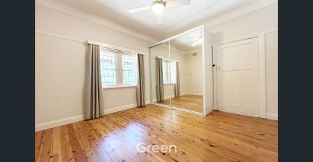 Spacious Family Home Blending Comfort and Contemporary Style - Photo 4