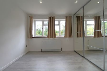 3 bedroom Detached house to rent - Photo 4