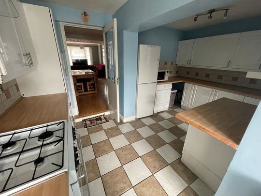 Kembrey Street, Swindon - Photo 1