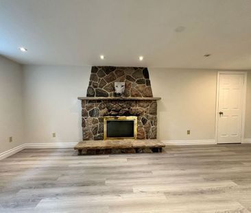 For Lease - 2406 Ventura Drive, Oakville, Ontario - Photo 6