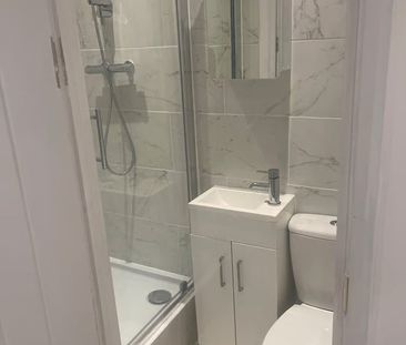 Studio Flat, Sunnymede Drive, IG6 - Photo 1