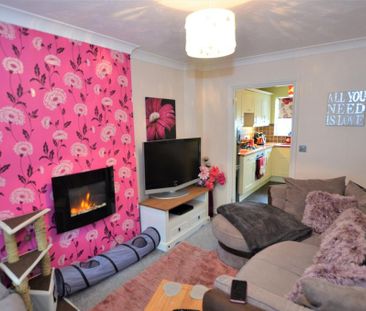 2 bedroom terraced house to rent - Photo 2