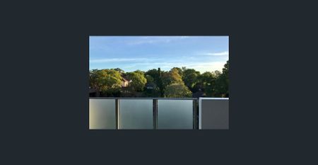 Contemporary living with leafy outlook - Photo 5