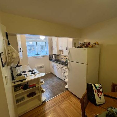 Beautiful 1Bed 1Bath in Cambie Village - Photo 3