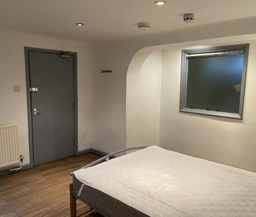 1 bedroom in a house share to rent - Photo 6