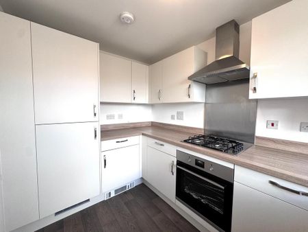 3 bedroom semi-detached house to rent - Photo 2