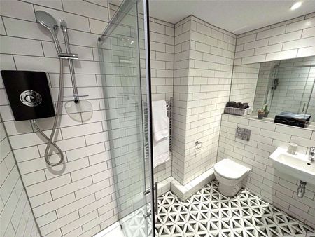 AVAILABLE NOW! Stunning Fully Furnished Studio Apartment at the Uncle Development, located in a prime M1 location. - Photo 5