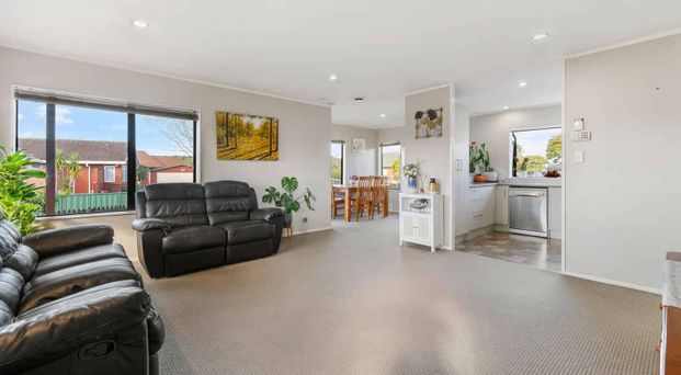 Charming 3BR Home in Burswood - Photo 1