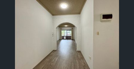 Bright & Spacious 2-Bedroom Unit in Bexley - Photo 3