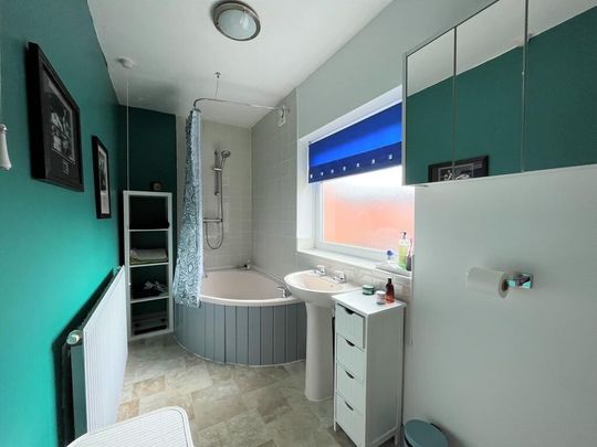 2 bedroom end of terrace house to rent - Photo 1