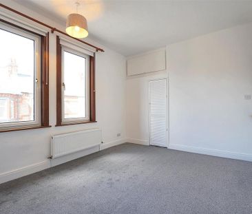 2 bedroom property to rent - Photo 1