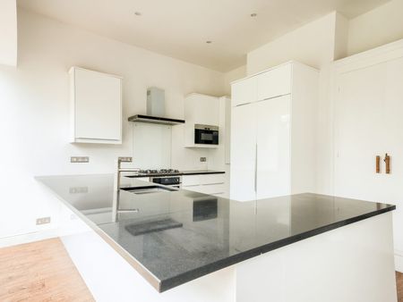 Apartment to rent on - Photo 4