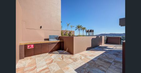 Modern 1-Bedroom Apartment in Vibrant West Village - Your Urban Oasis Awaits! - Photo 2