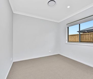 NEEAR NEW PREMIUM BUILT FAMILY HOME - Photo 5