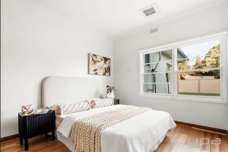 Sophisticated Charm, South Side Werribee - A Rare Find! - Photo 4