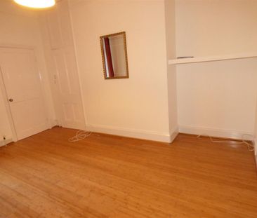 2 bed flat to rent in Tosson Terrace, Heaton - Photo 3