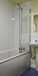 6 Bed - 6 Bed Flat Brayford Court - Photo 3