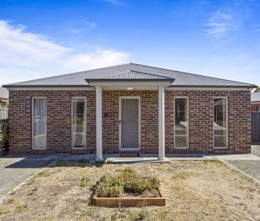 10 Jemacra Place, Mount Clear - Photo 1