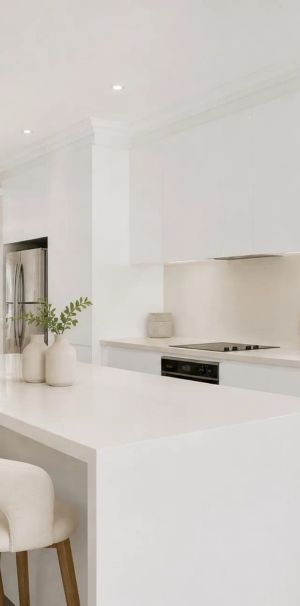 Air-Conditioned Grand Family Residence With 2 Self Contained Studios - Photo 1