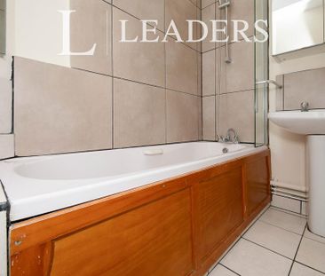 1 bedroom in a house share to rent - Photo 6