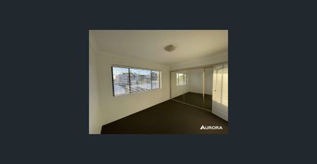 Spacious East Brisbane Apartment Just 2km from the CBD - Photo 5