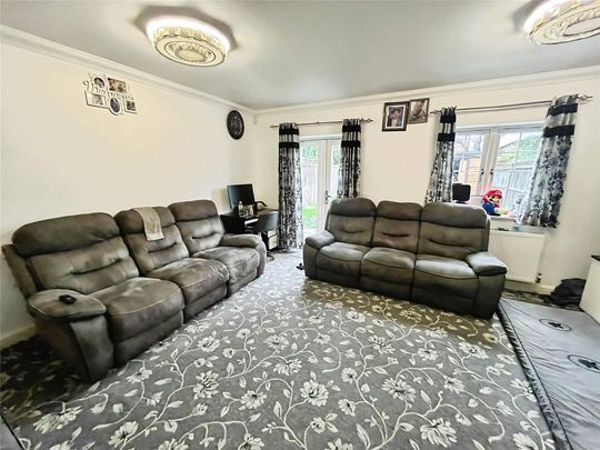 3 bedroom semi-detached house to rent - Photo 1