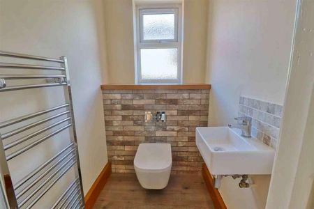Weeley Road, Little Clacton, CO16 - Photo 4