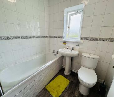 2 bedroom semi-detached house to rent - Photo 6