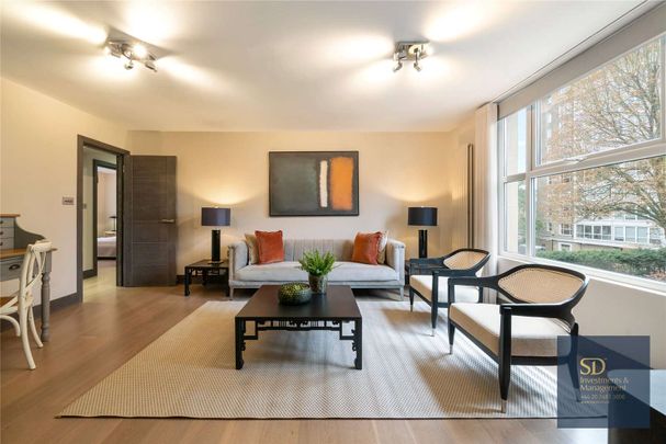 Newly refurbished three bedroom flat set over the second floor of a smart modern gated apartment block. - Photo 1