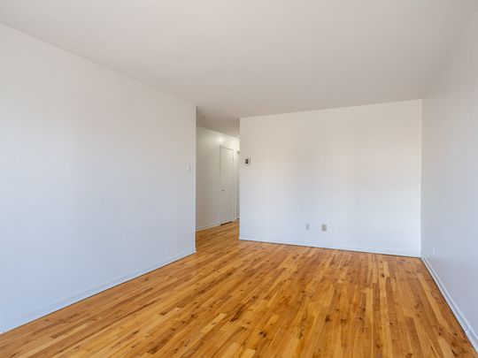 22 Boul. St-Elzear O., #6 - Photo 1