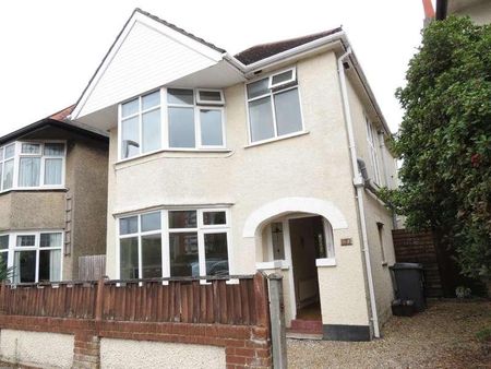 Bedroom Detached House In Winton, BH9 - Photo 2