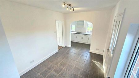 2 bedroom semi-detached house to rent - Photo 3