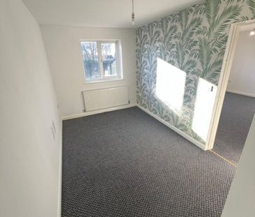 2 bed Apartment - To Let - Photo 6