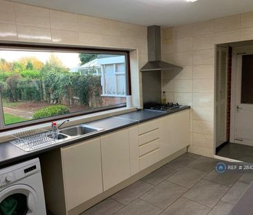 4 bedroom detached house to rent - Photo 5