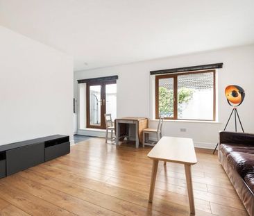 41 The Pine Winter Garden Pearse Street Dublin 2 - Photo 4