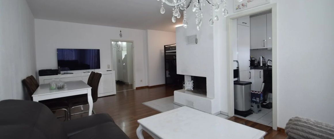 Gepflegte Zwei-Zimmerwohnung mit Balkon und TG-Stellplatz - Foto 1