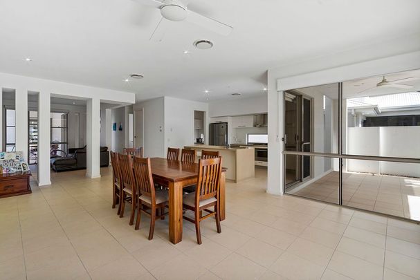 Style and Functionality Riverfront living in Coomera Waters! - Photo 1
